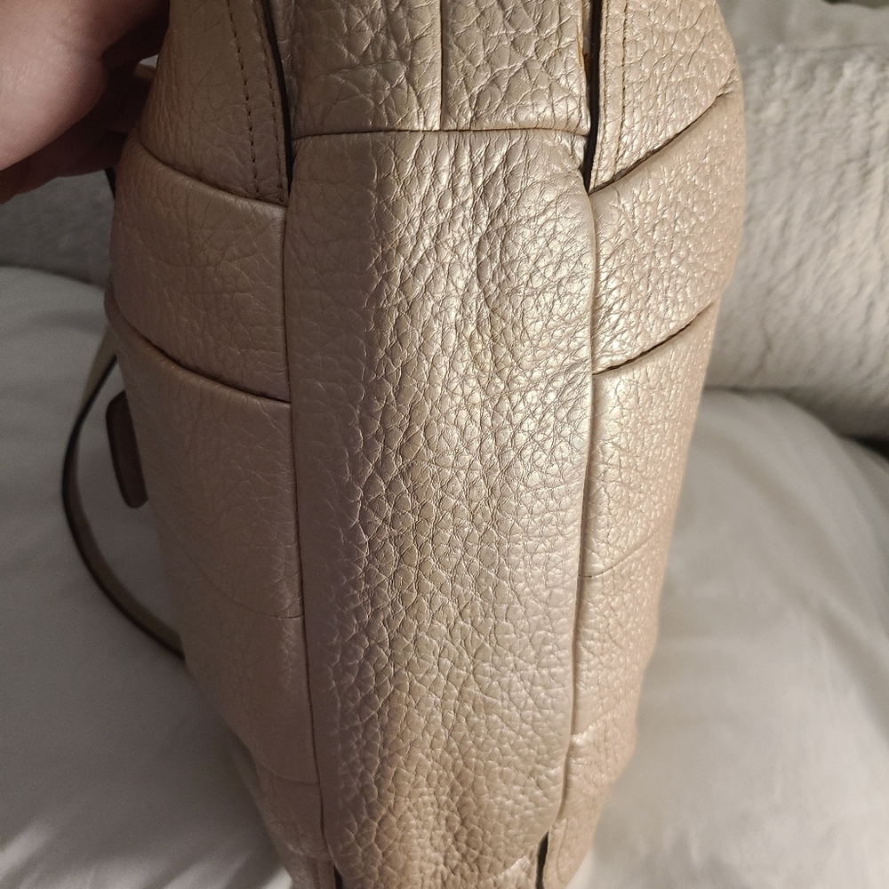 Coach bag in pink pearl color, In Previouly Owned Condition. - Picture 5 of 10